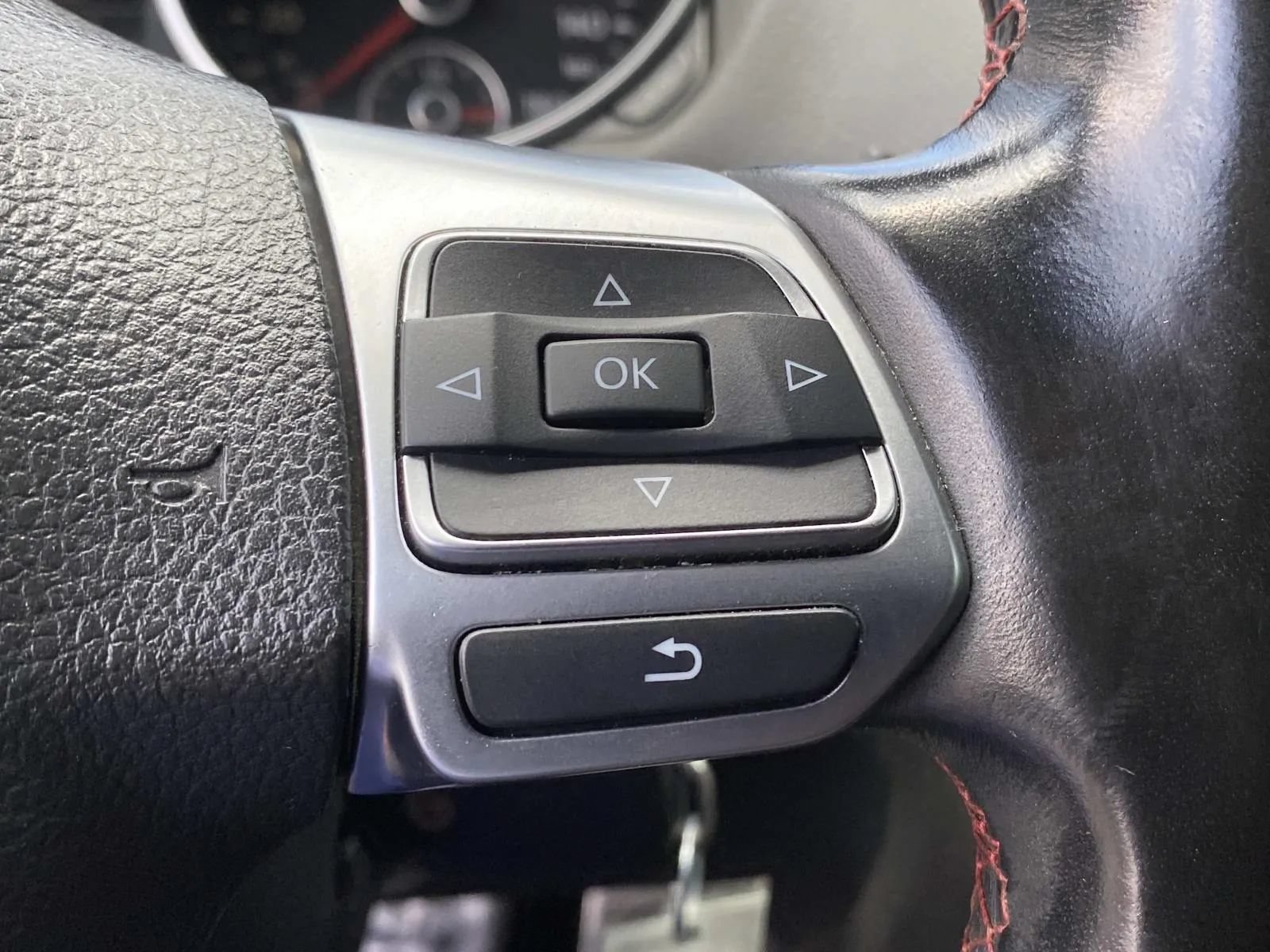 Used 2010 Volkswagen GTI 4-Door FWD image 19