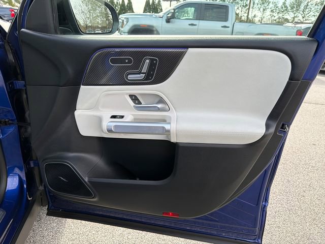 Used 2021 Mercedes-Benz GLB 250 4MATIC image 14