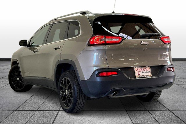 Used 2017 Jeep Cherokee Latitude image 12
