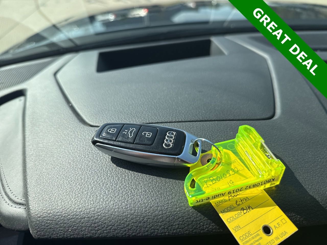 Used 2019 Audi e-tron Prestige w/ Prestige Package image 25