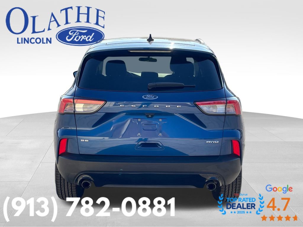 Used 2022 Ford Escape SE w/ SE Sport Appearance Package image 4