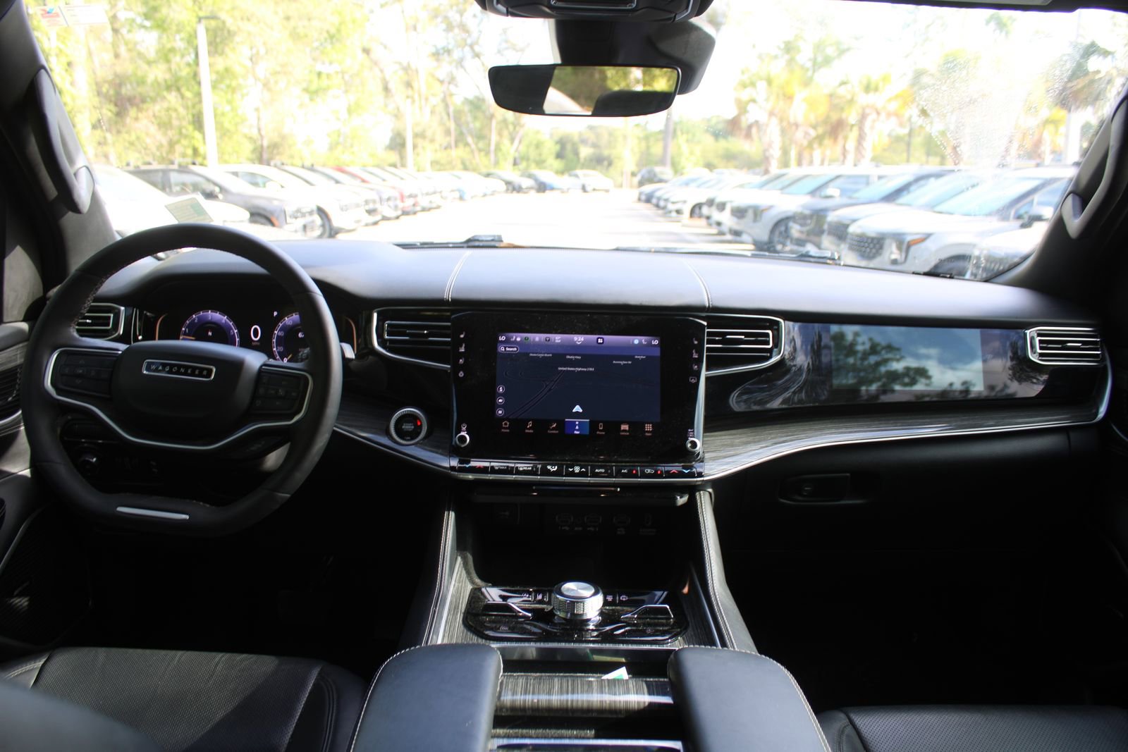 Used 2022 Jeep Wagoneer Series III w/ Rear Seat Video Group 1 image 30