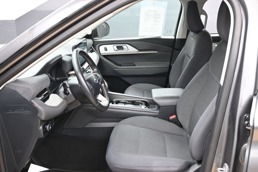 Used 2025 Ford Explorer Active RWD image 20