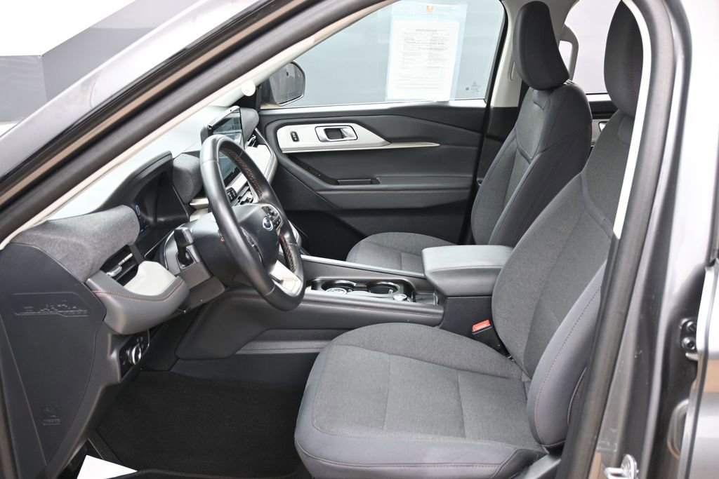 Used 2025 Ford Explorer Active RWD image 20