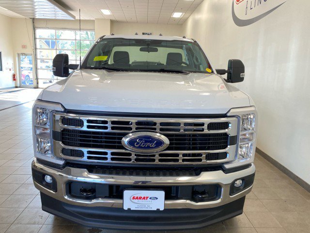 New 2025 Ford F350 XL w/ XL Chrome Package image 3