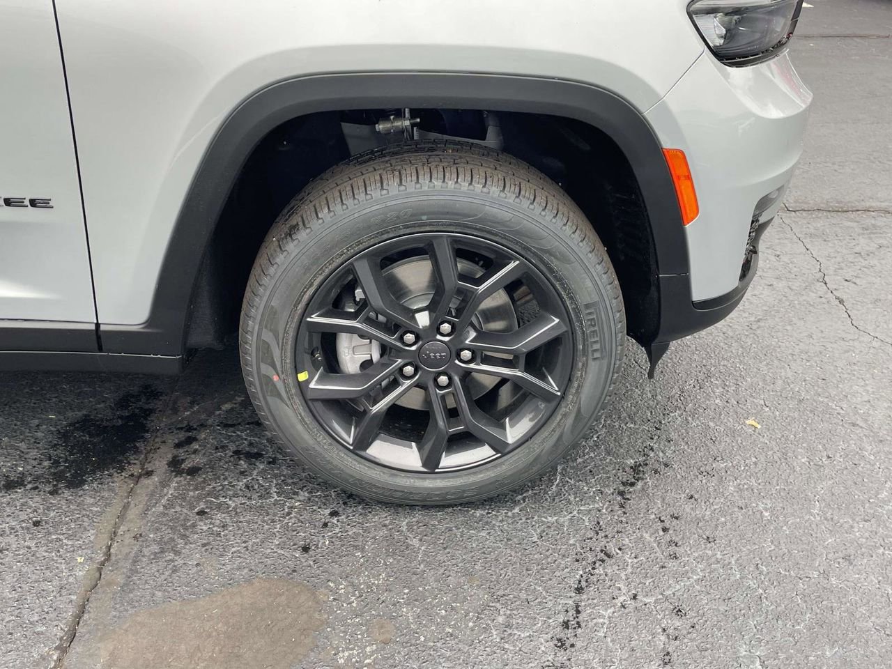 New 2025 Jeep Grand Cherokee L Limited image 14