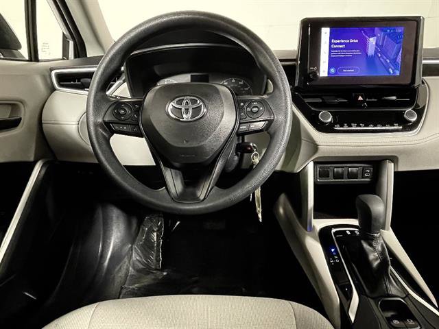 Used 2023 Toyota Corolla Cross L image 12