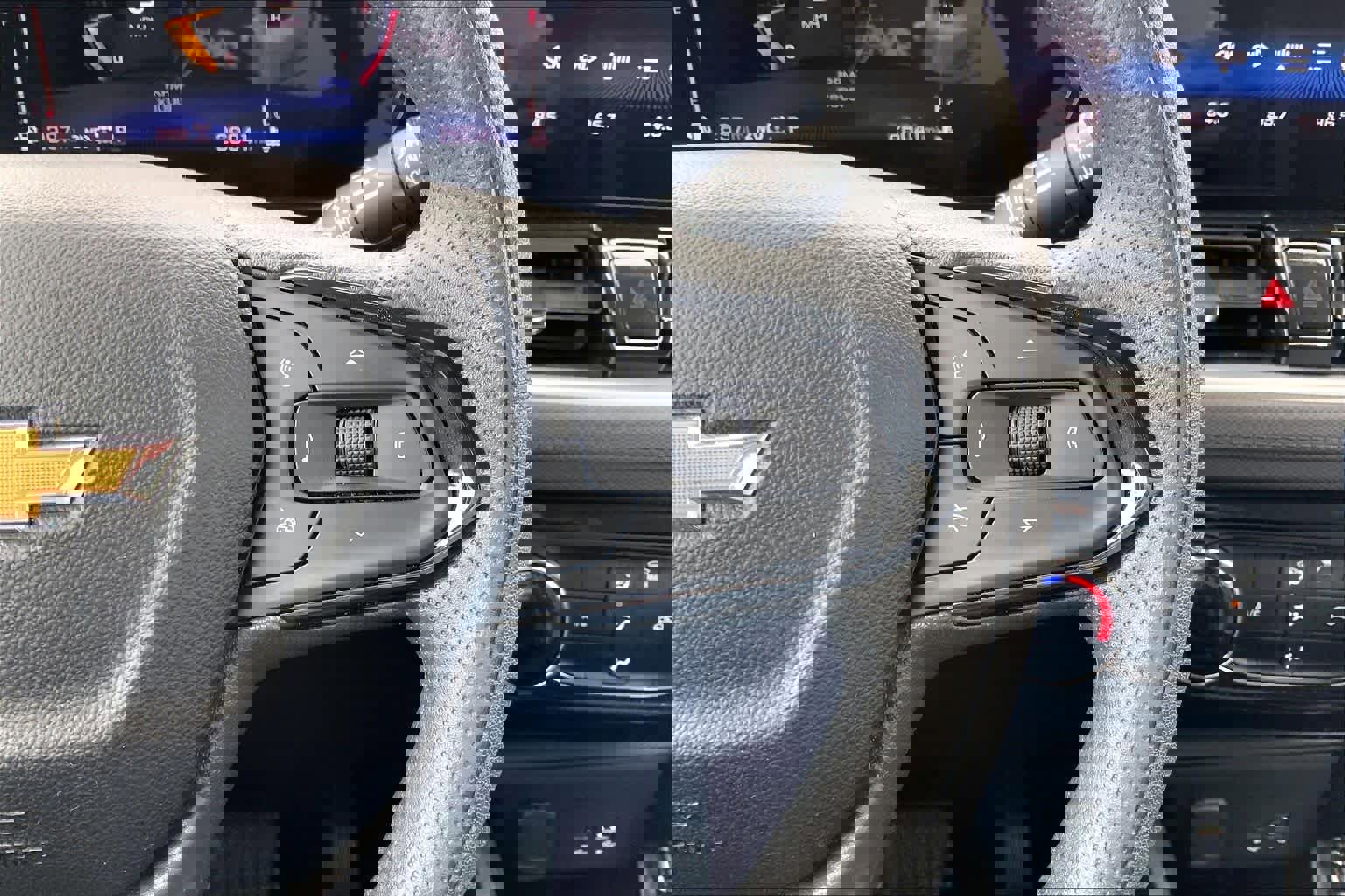 Used 2025 Chevrolet TrailBlazer LT AWD/4WD image 25