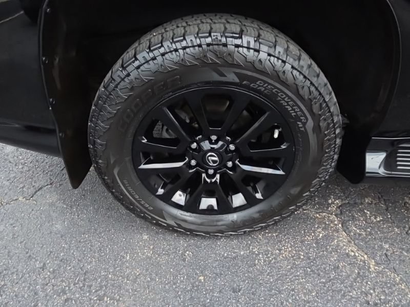 Used 2023 Lexus GX 460 w/ Black Line Special Edition AWD/4WD image 9