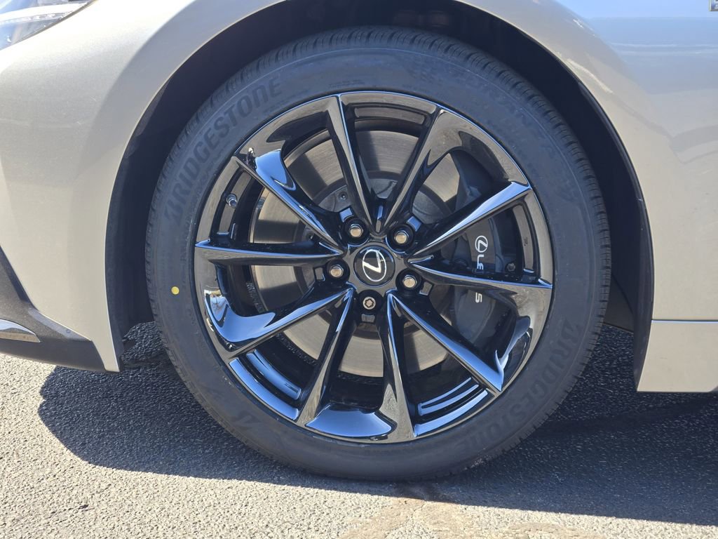 Certified 2022 Lexus LS 500 F Sport w/ Accessory Package (Z2) RWD image 13