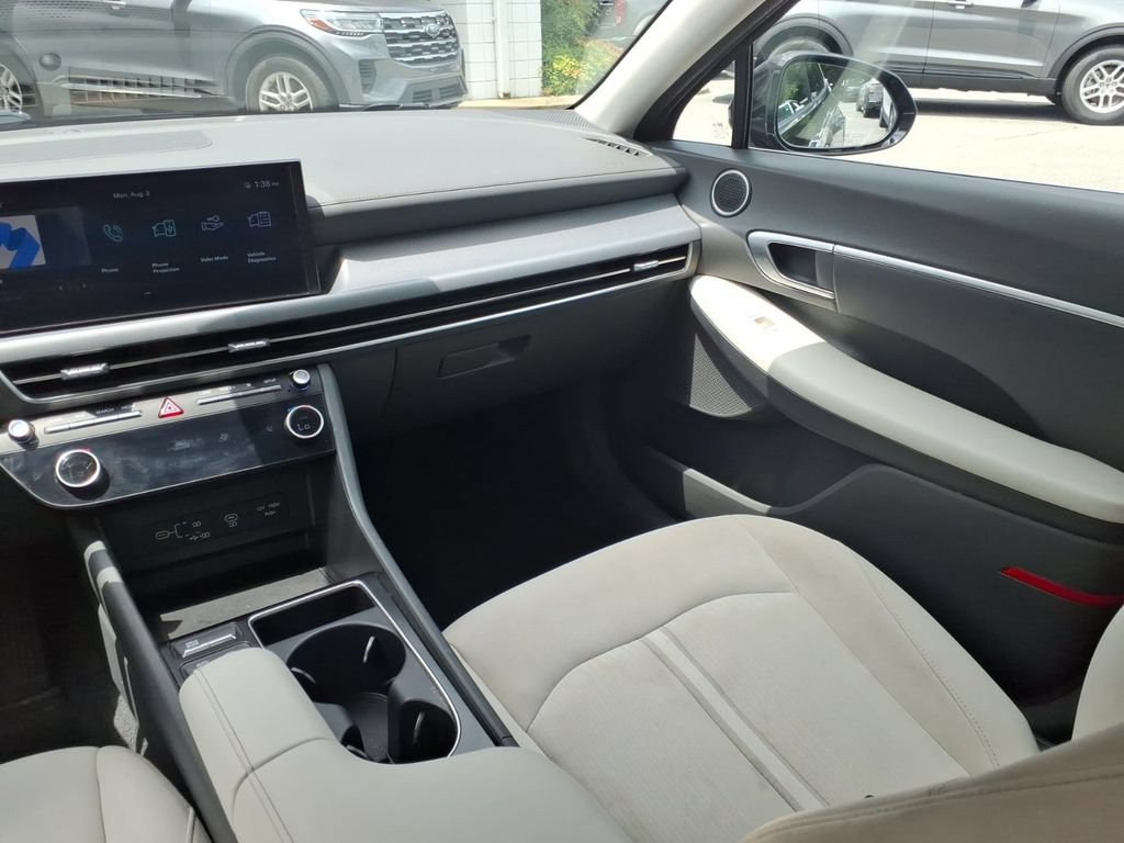 Used 2025 Hyundai Sonata SEL FWD image 11