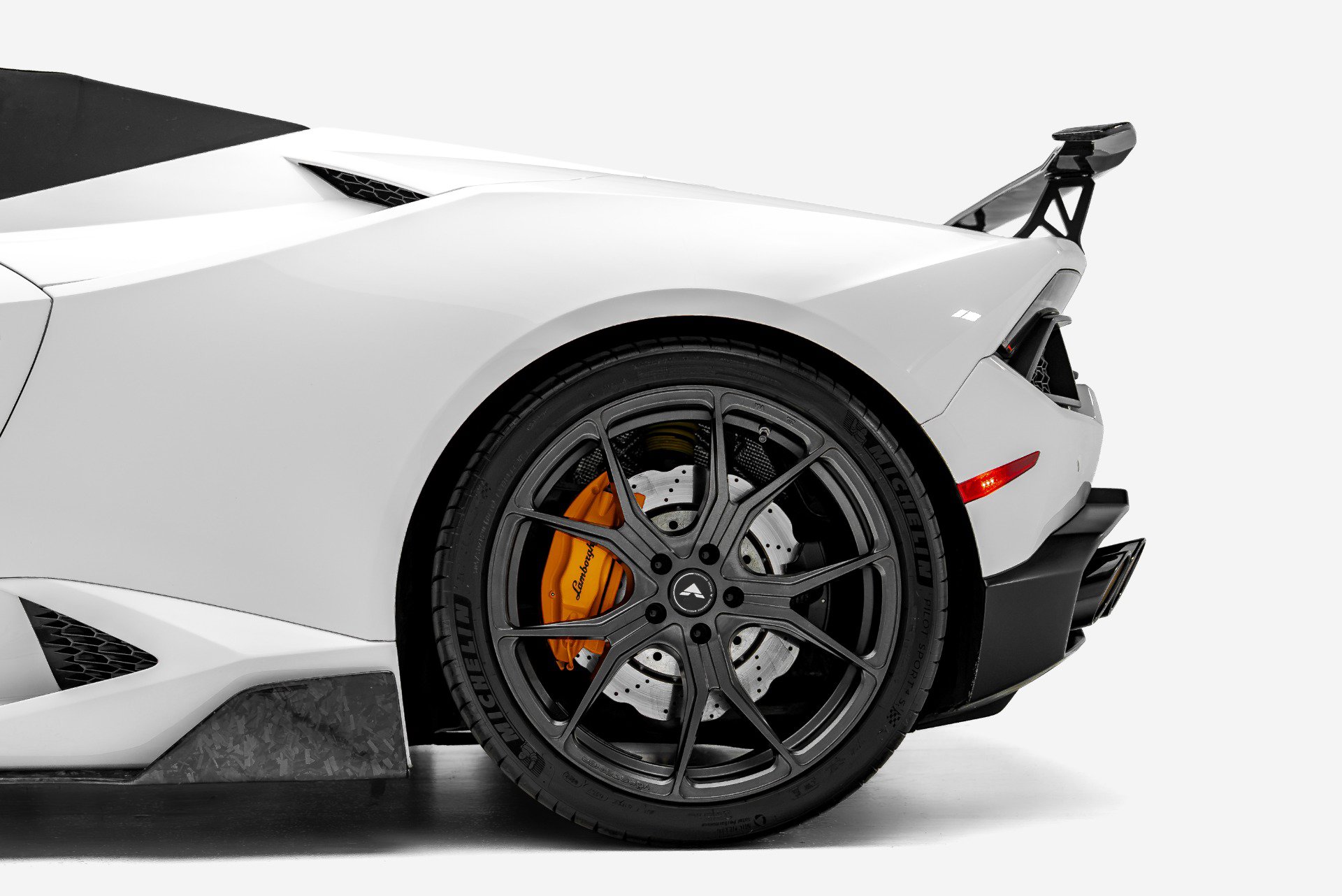 Used 2017 Lamborghini Huracan LP 580-2 RWD image 20