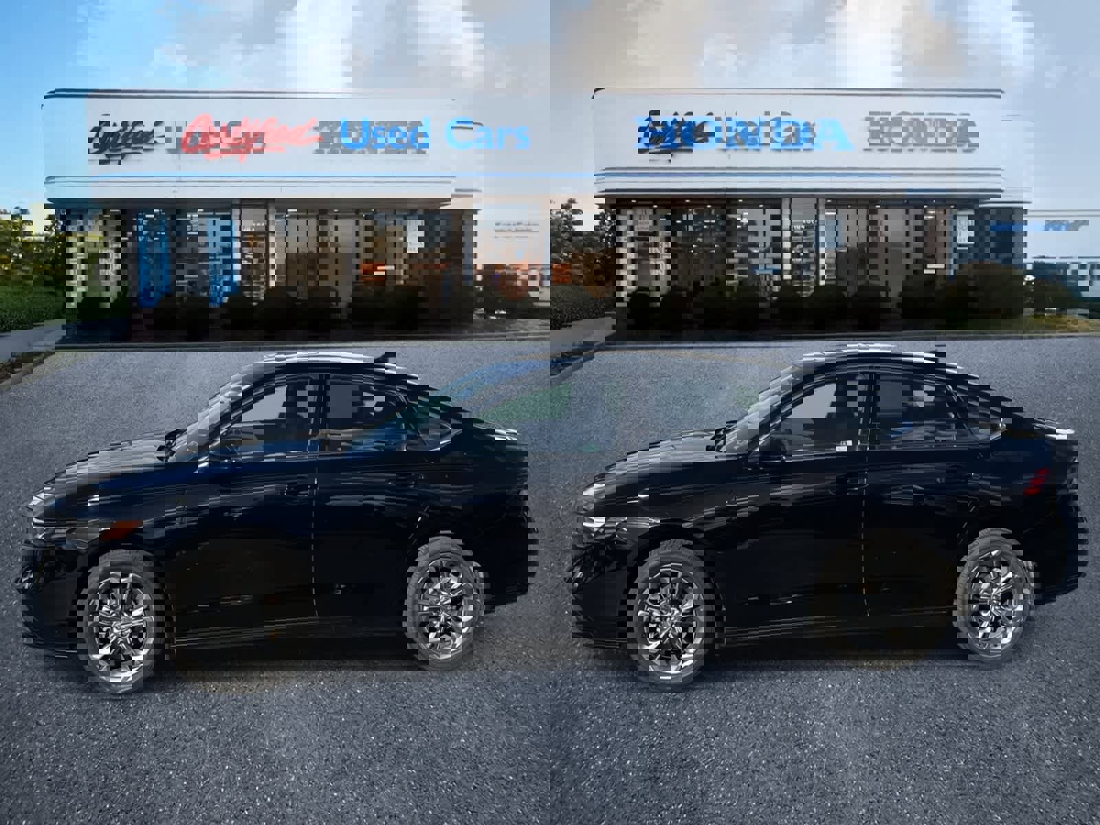 Used 2023 Honda Accord EX-L image 2