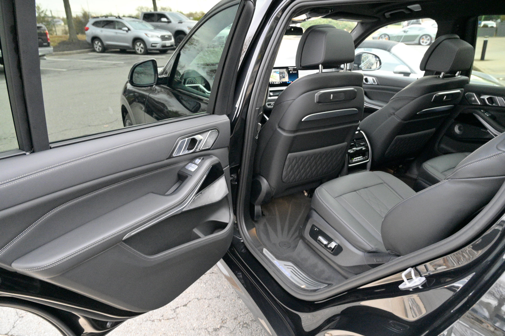 Used 2025 BMW ALPINA XB7 image 35