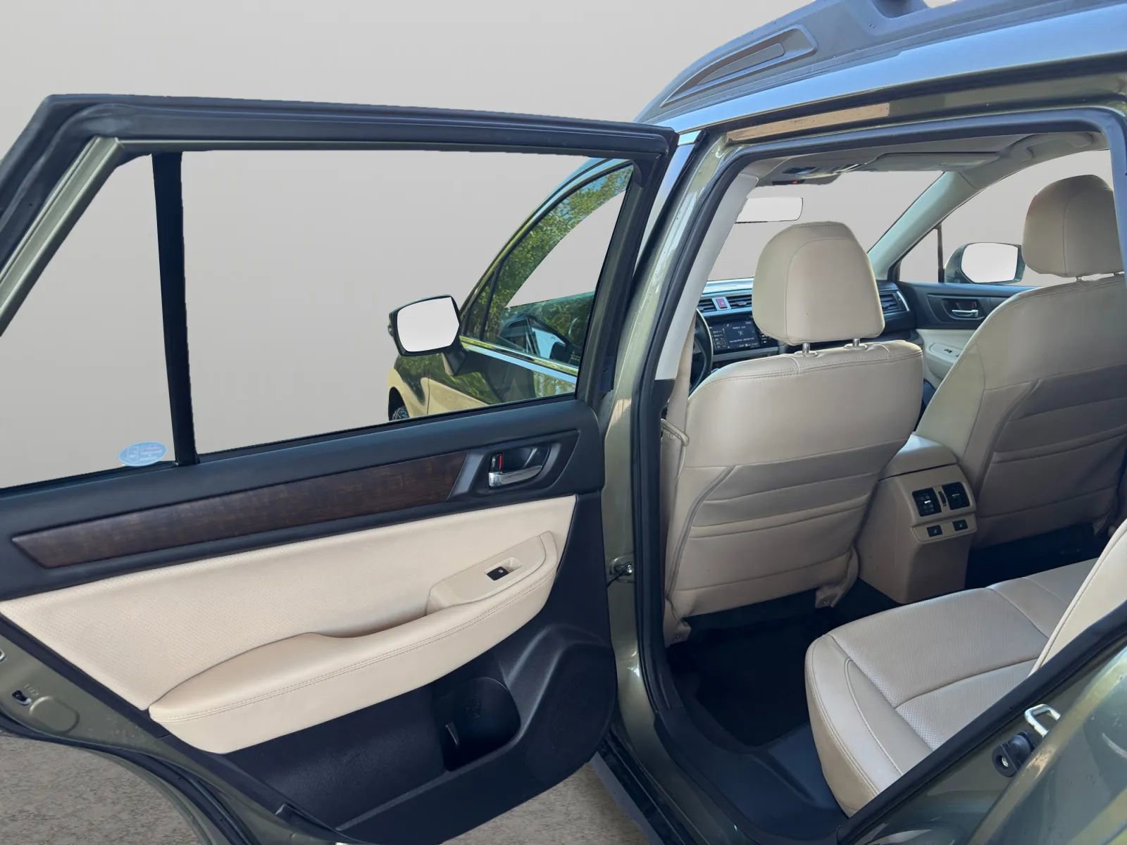 Used 2017 Subaru Outback 2.5i Limited AWD/4WD image 11