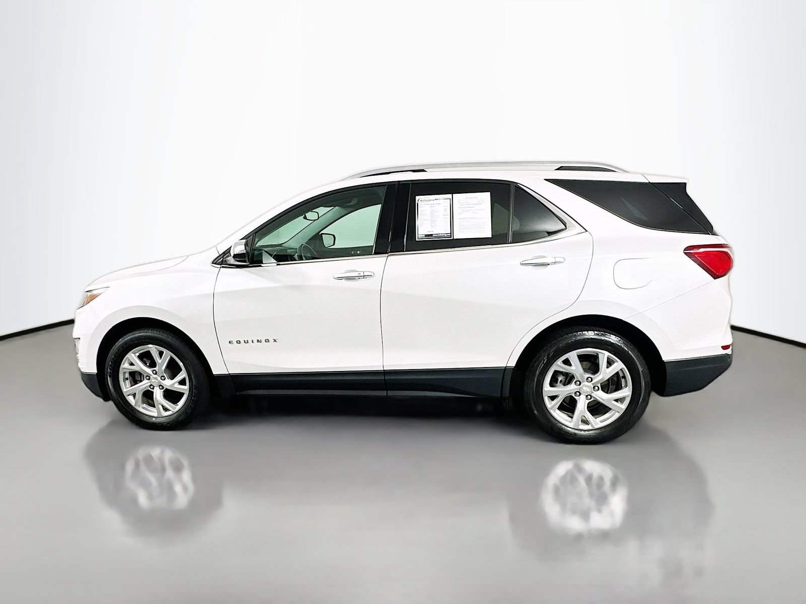 Used 2021 Chevrolet Equinox Premier w/ LPO, Floor Liner Package FWD image 4