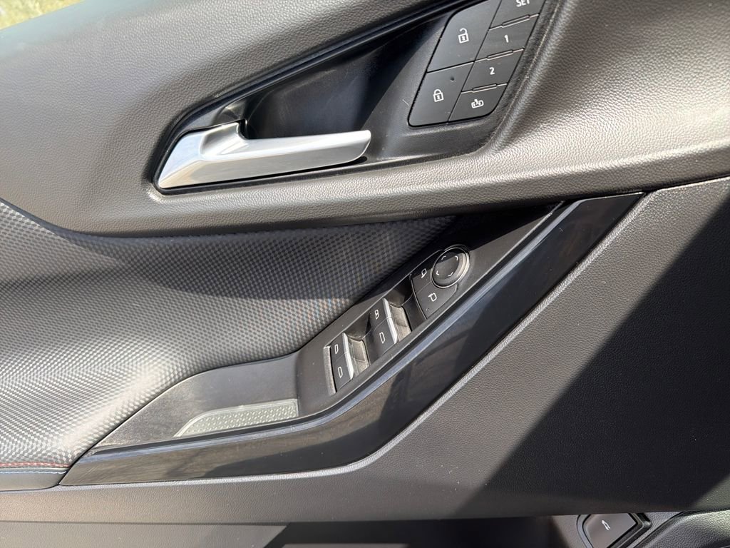 Used 2025 Chevrolet Equinox RS w/ Safety and Technology Package image 12