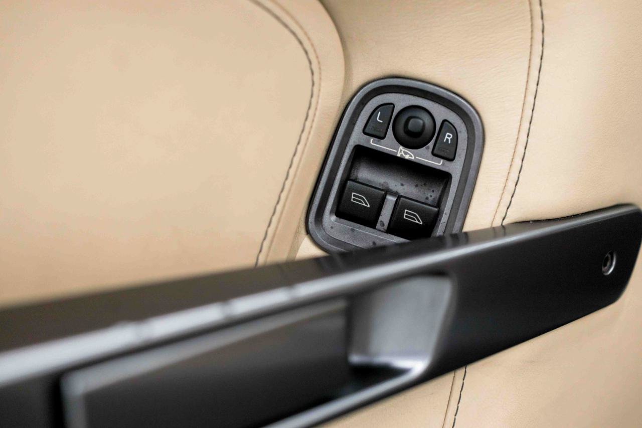 Used 2006 Aston Martin DB9 Volante RWD image 48