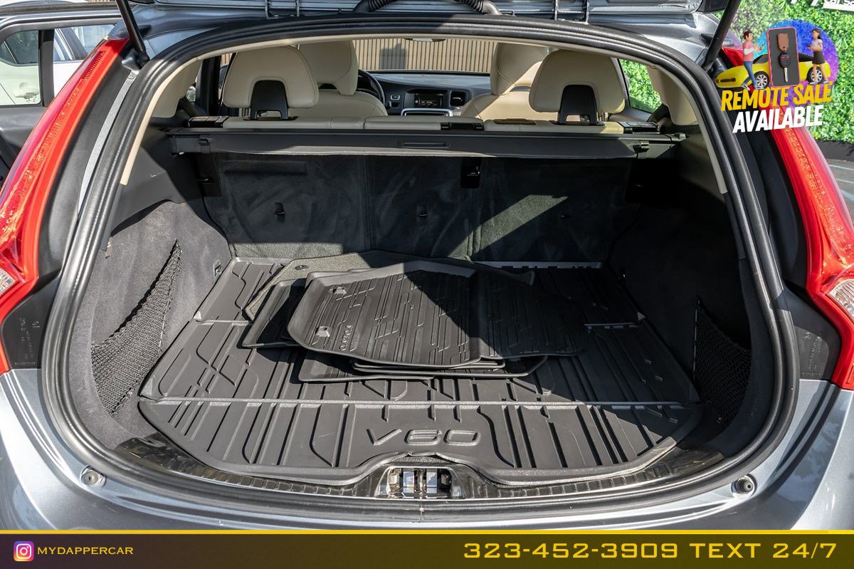 Used 2017 Volvo V60 T5 Platinum image 17