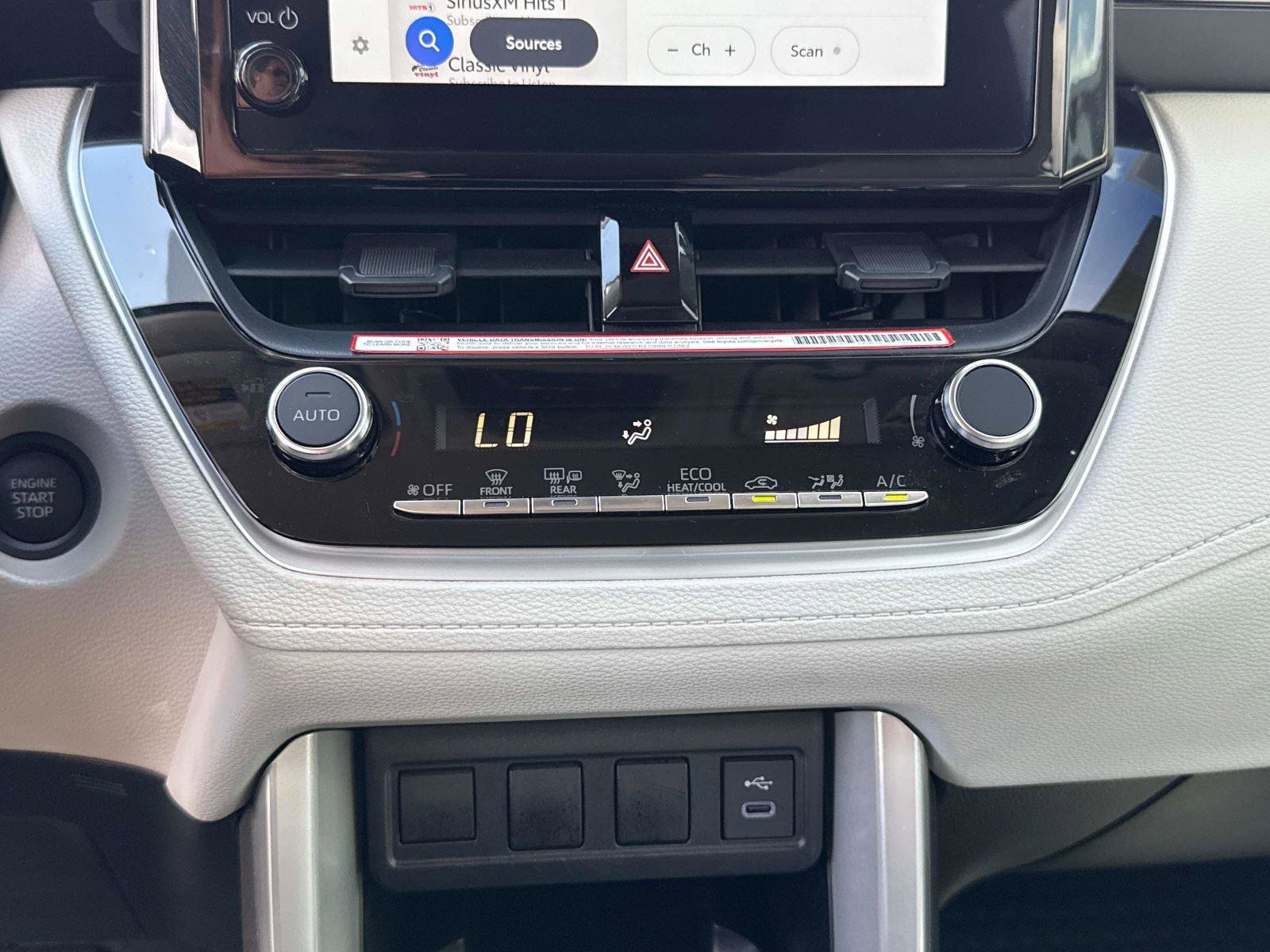 Used 2025 Toyota Corolla Cross LE image 23