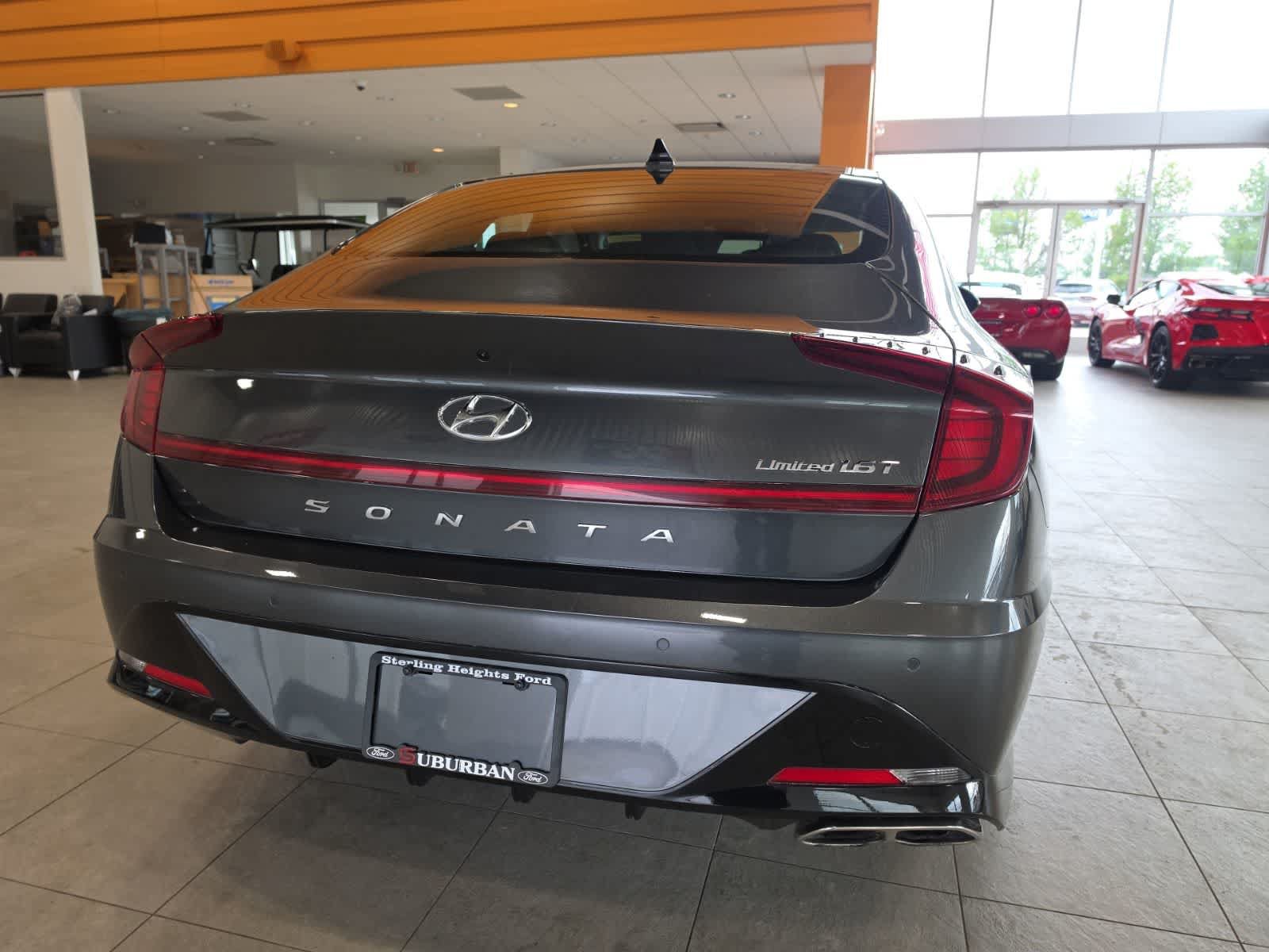 Used 2023 Hyundai Sonata Limited w/ Preferred Accessory Package FWD image 8
