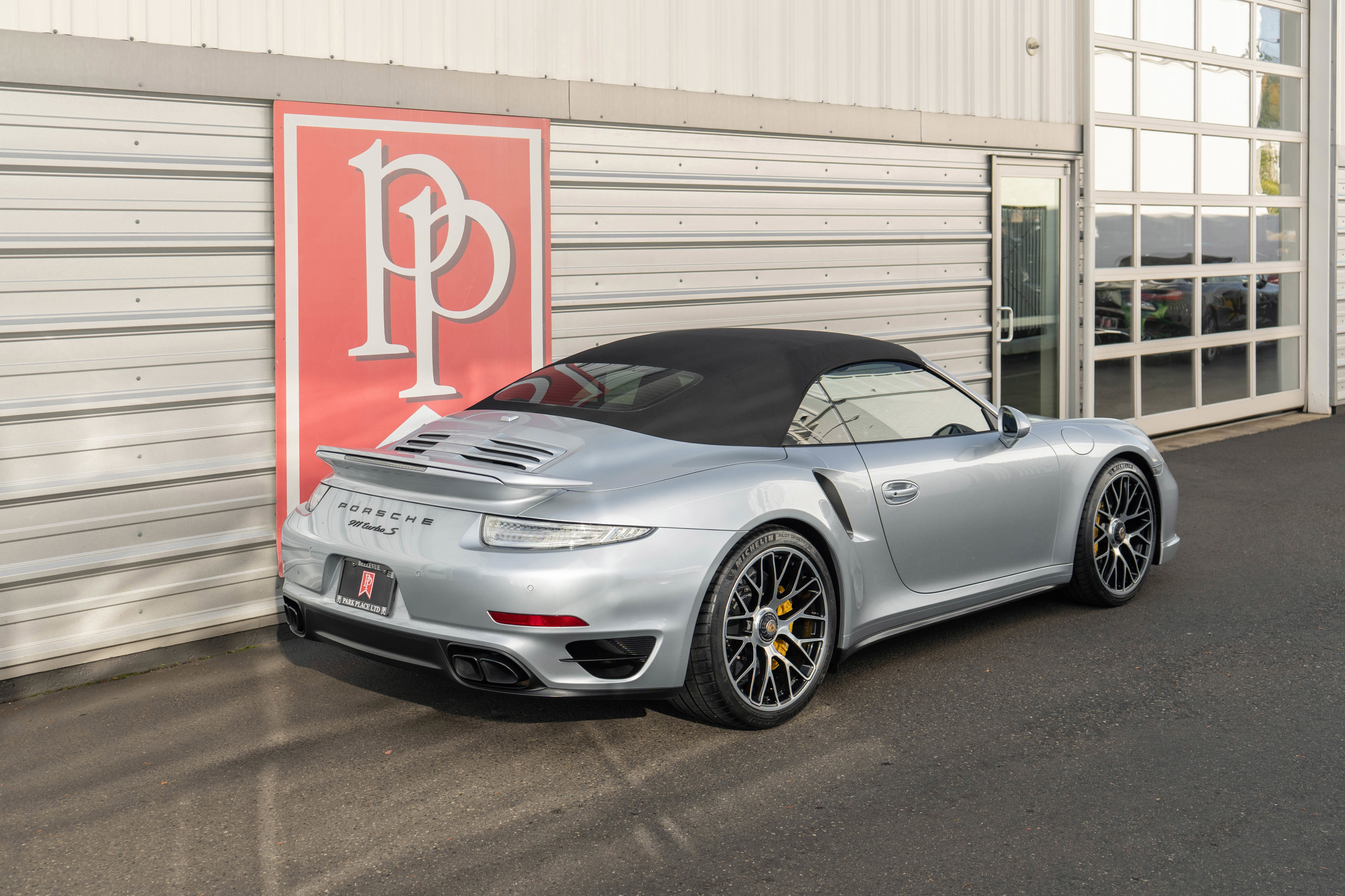 Used 2014 Porsche 911 Turbo S image 33