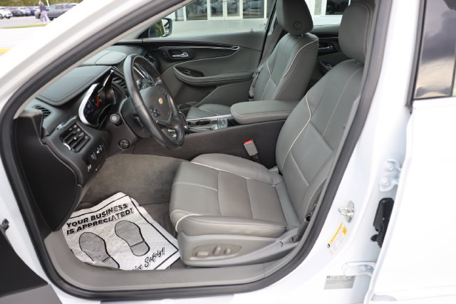 Used 2015 Chevrolet Impala LTZ FWD image 14
