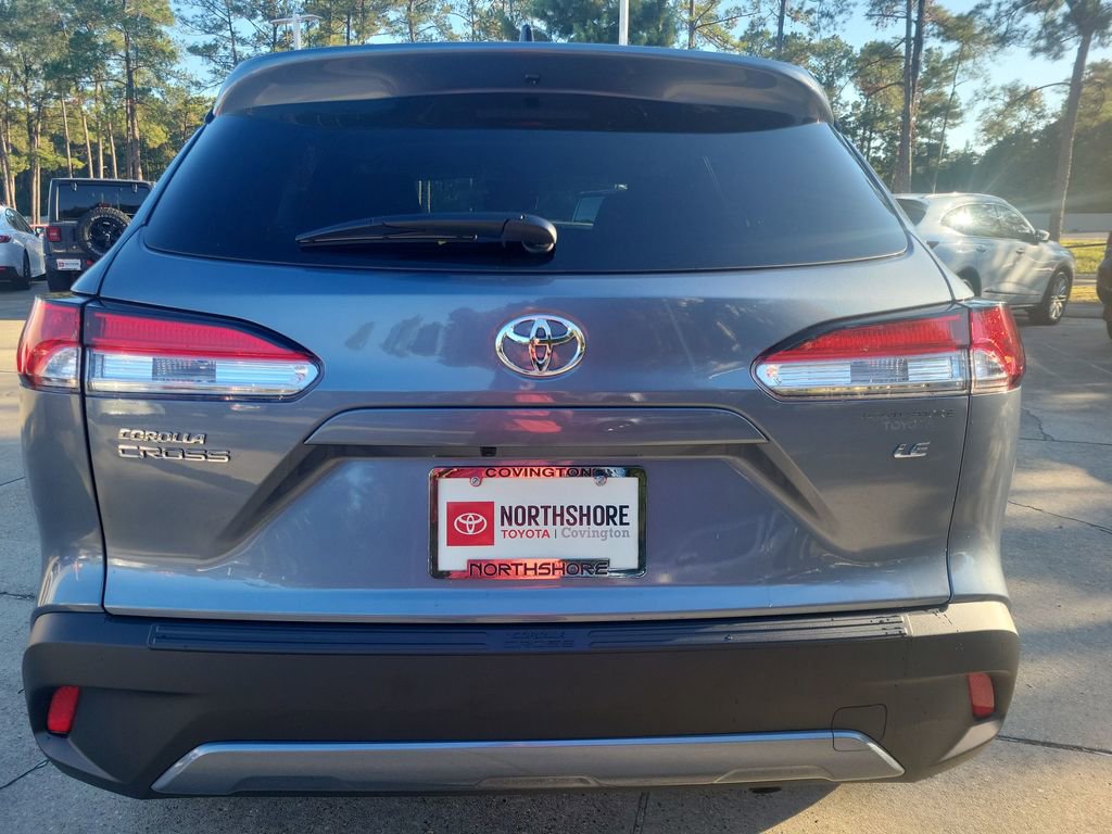 Certified 2025 Toyota Corolla Cross LE image 3