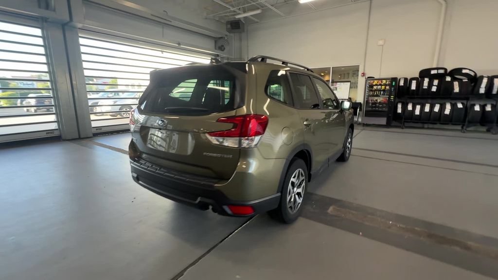 Certified 2024 Subaru Forester Premium AWD/4WD image 11