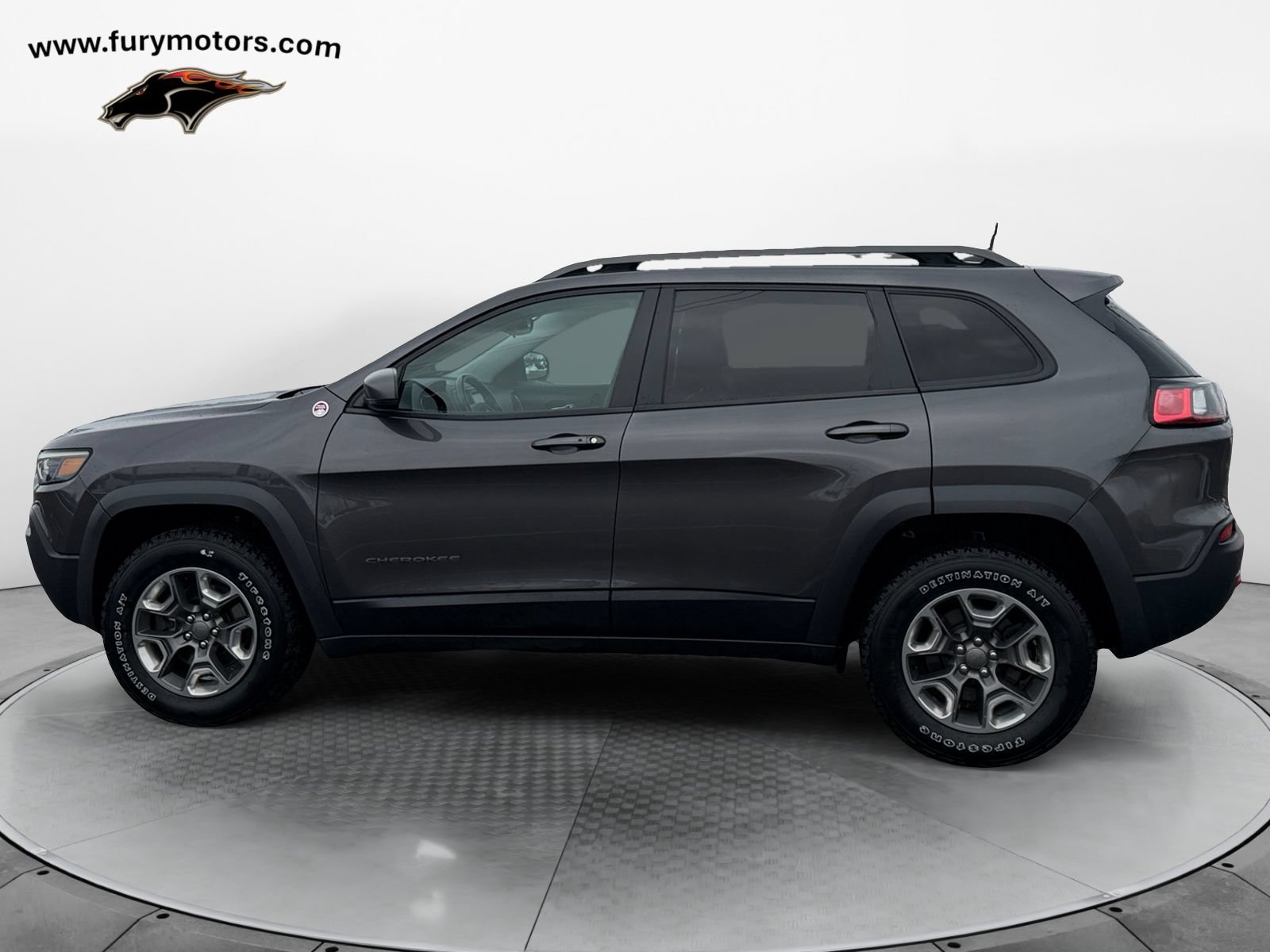 Used 2019 Jeep Cherokee Trailhawk w/ Cold Weather Group AWD/4WD image 7