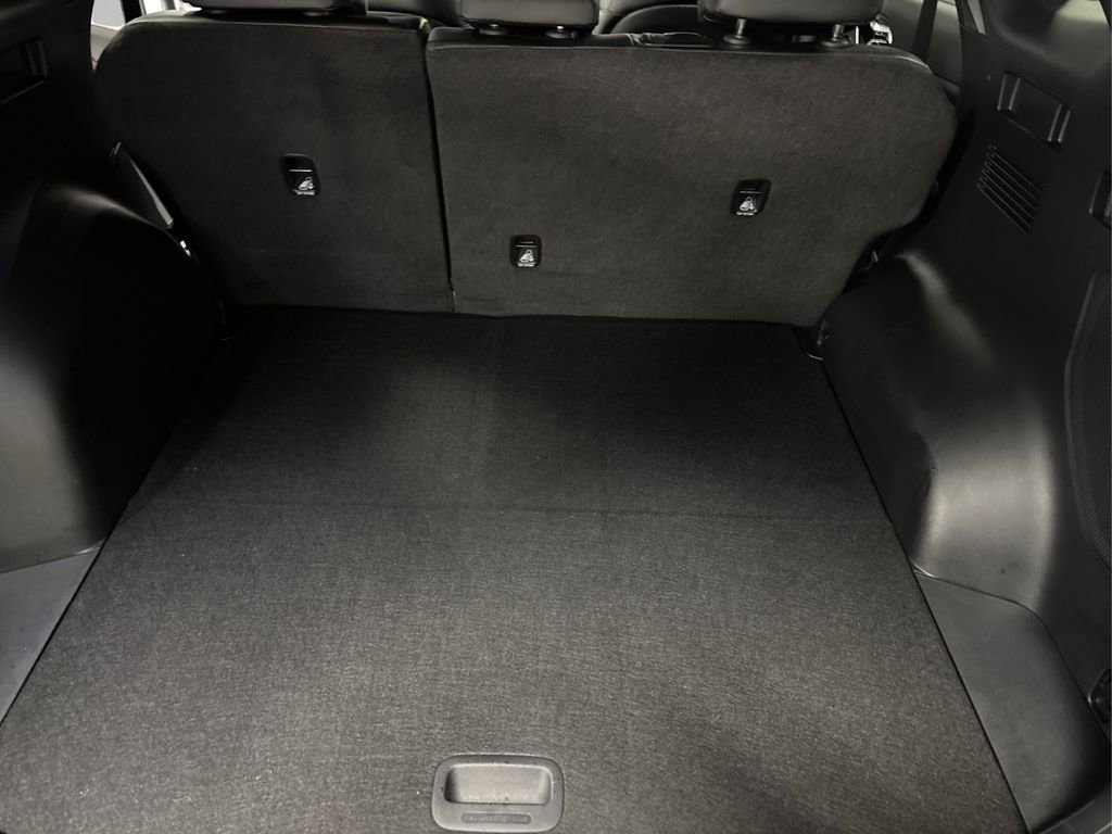 Used 2018 Kia Sorento LX image 16