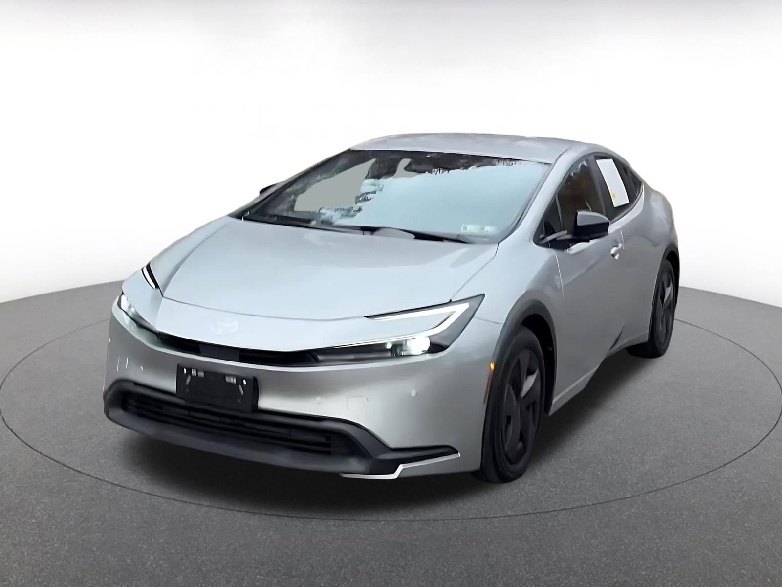 Used 2025 Toyota Prius LE image 7