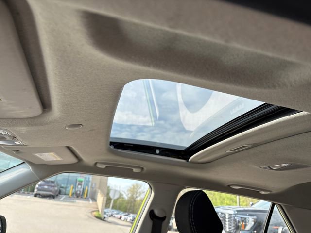 Used 2024 Hyundai Venue SEL FWD image 12