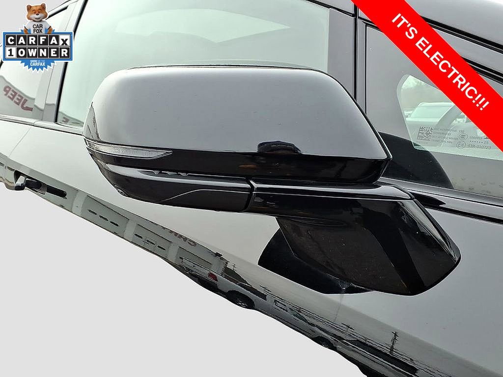 Used 2025 Cadillac Optiq Sport 1 image 8