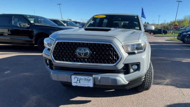 Used 2019 Toyota Tacoma TRD Sport AWD/4WD image 7