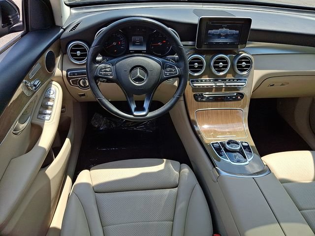 Used 2019 Mercedes-Benz GLC 300 4MATIC w/ Parking Assistance Package image 13