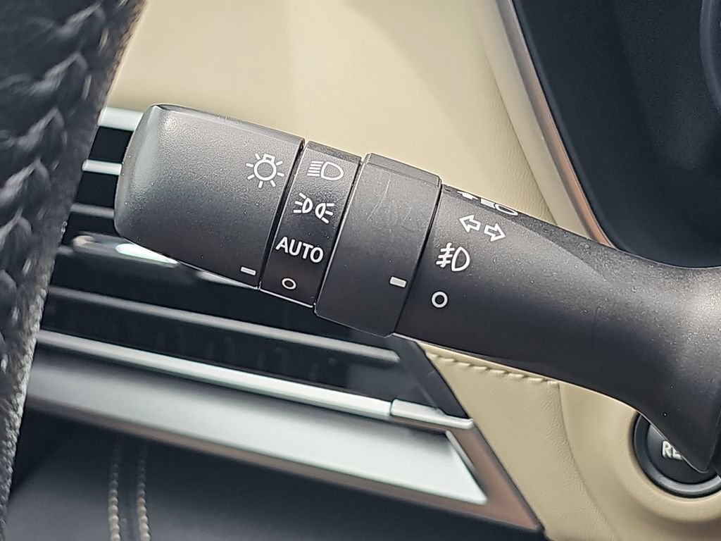 Used 2024 Subaru Outback Limited AWD/4WD image 31