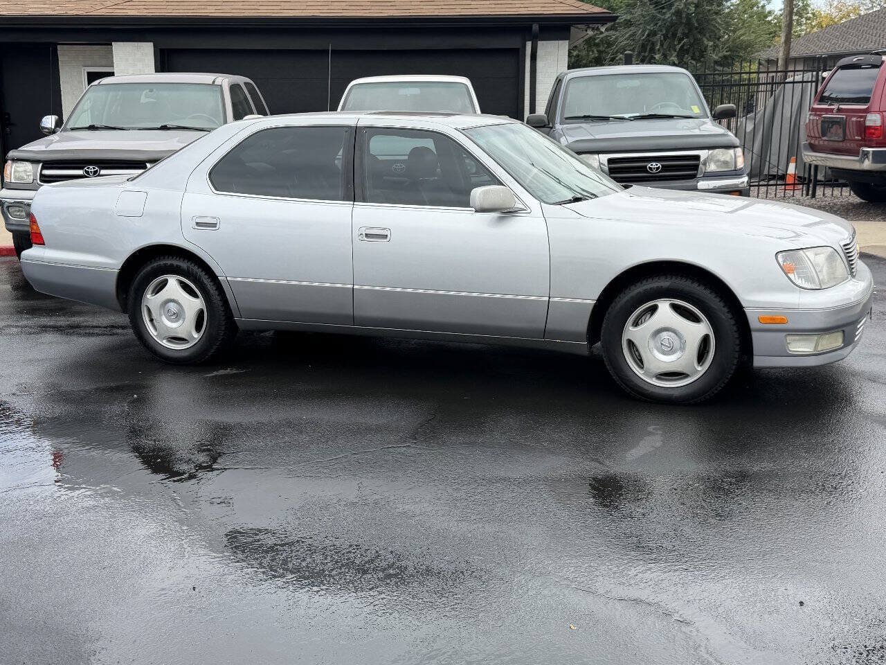 Used 1998 Lexus LS 400 RWD image 15