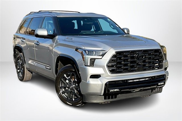 Used 2025 Toyota Sequoia Platinum image 1
