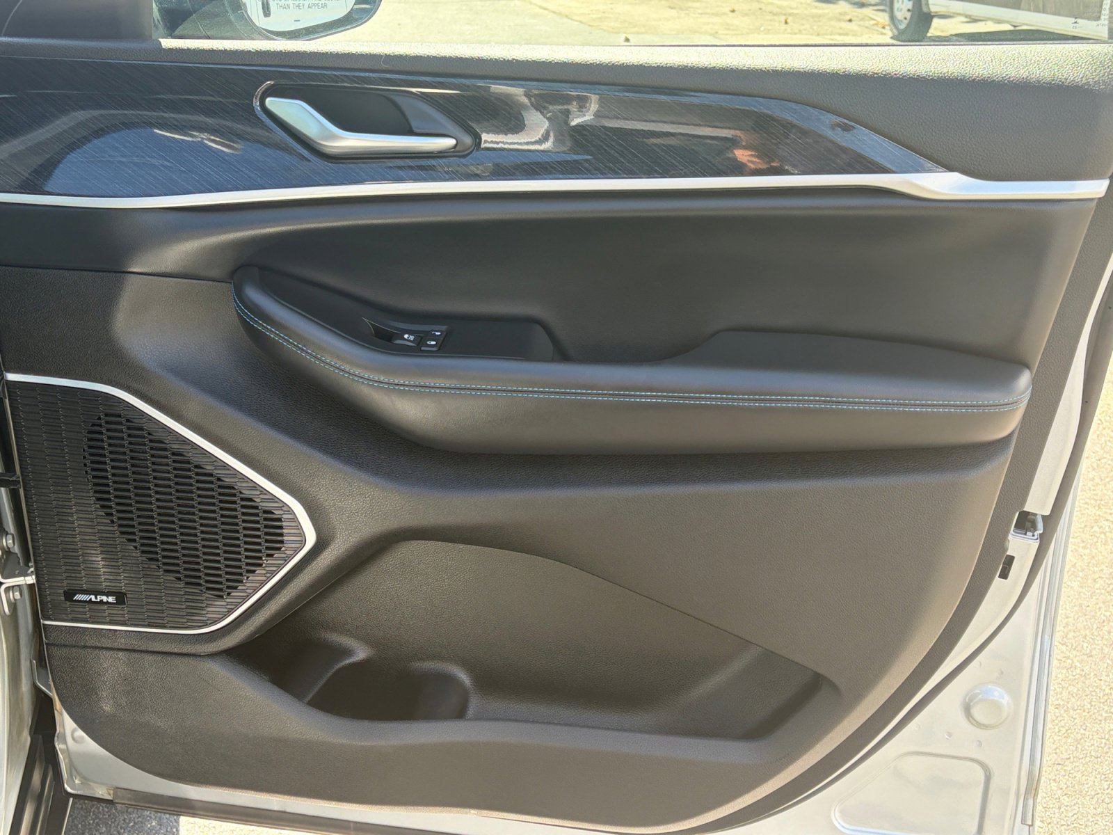 Used 2023 Jeep Grand Cherokee Trailhawk w/ Advanced Protech Group II AWD/4WD image 16