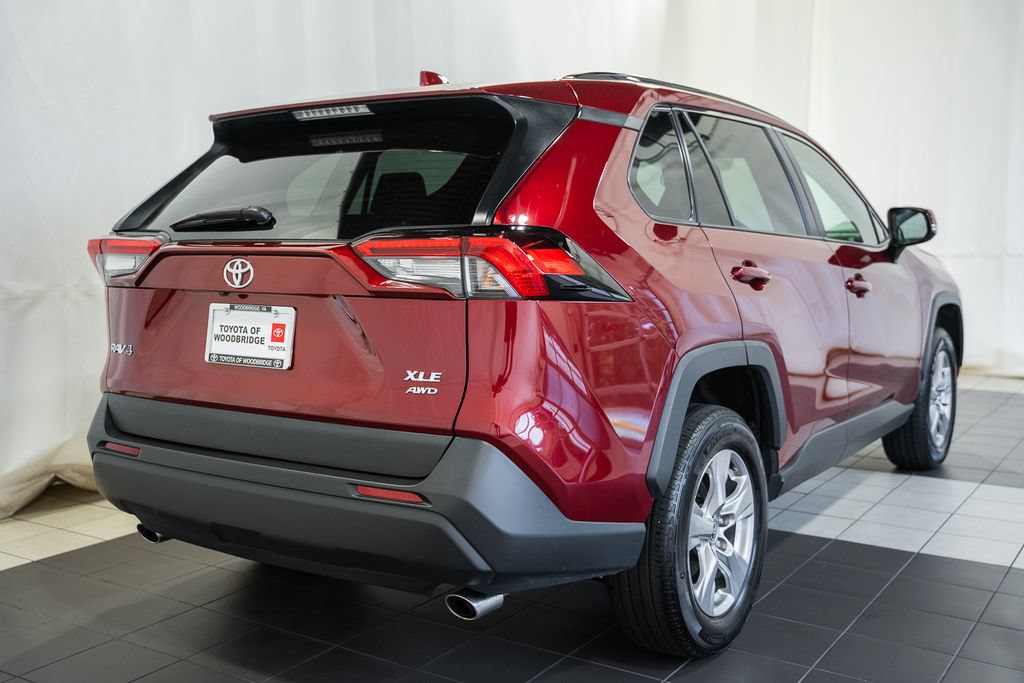 Used 2025 Toyota RAV4 XLE AWD/4WD image 4