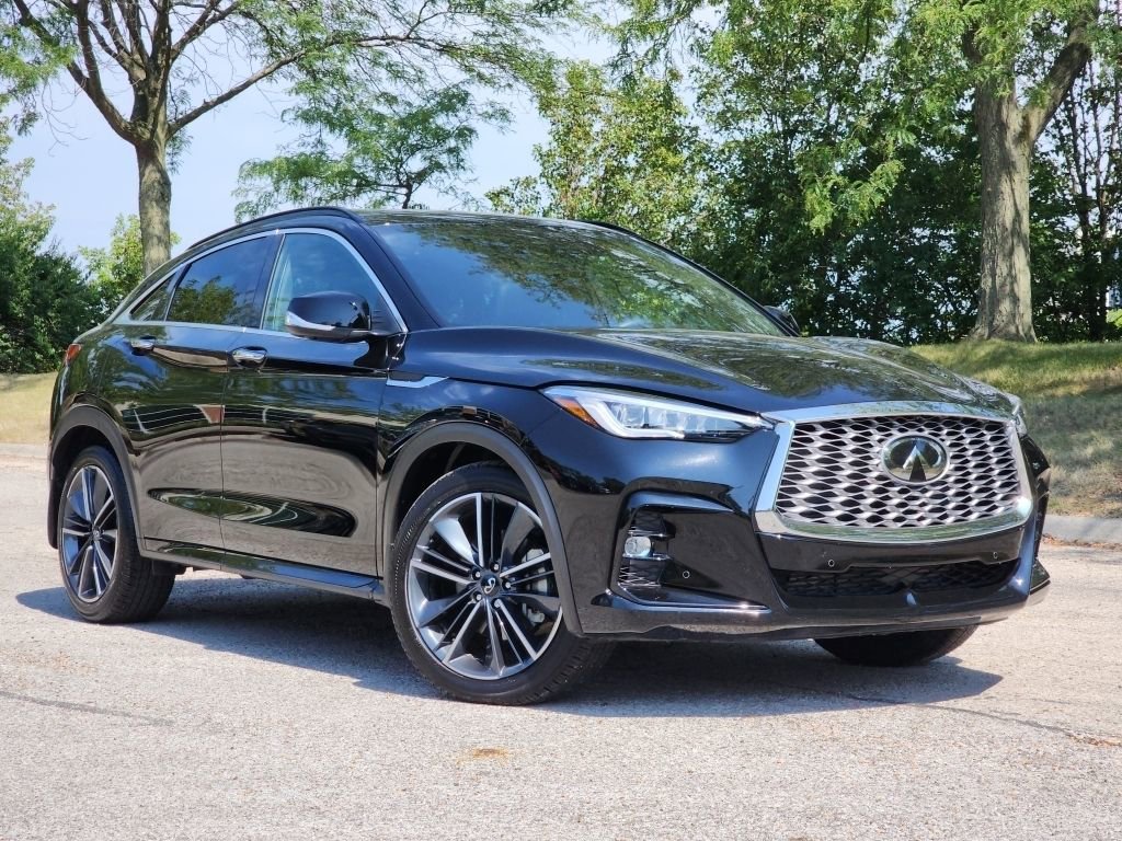 New 2025 INFINITI QX55 Essential image 2