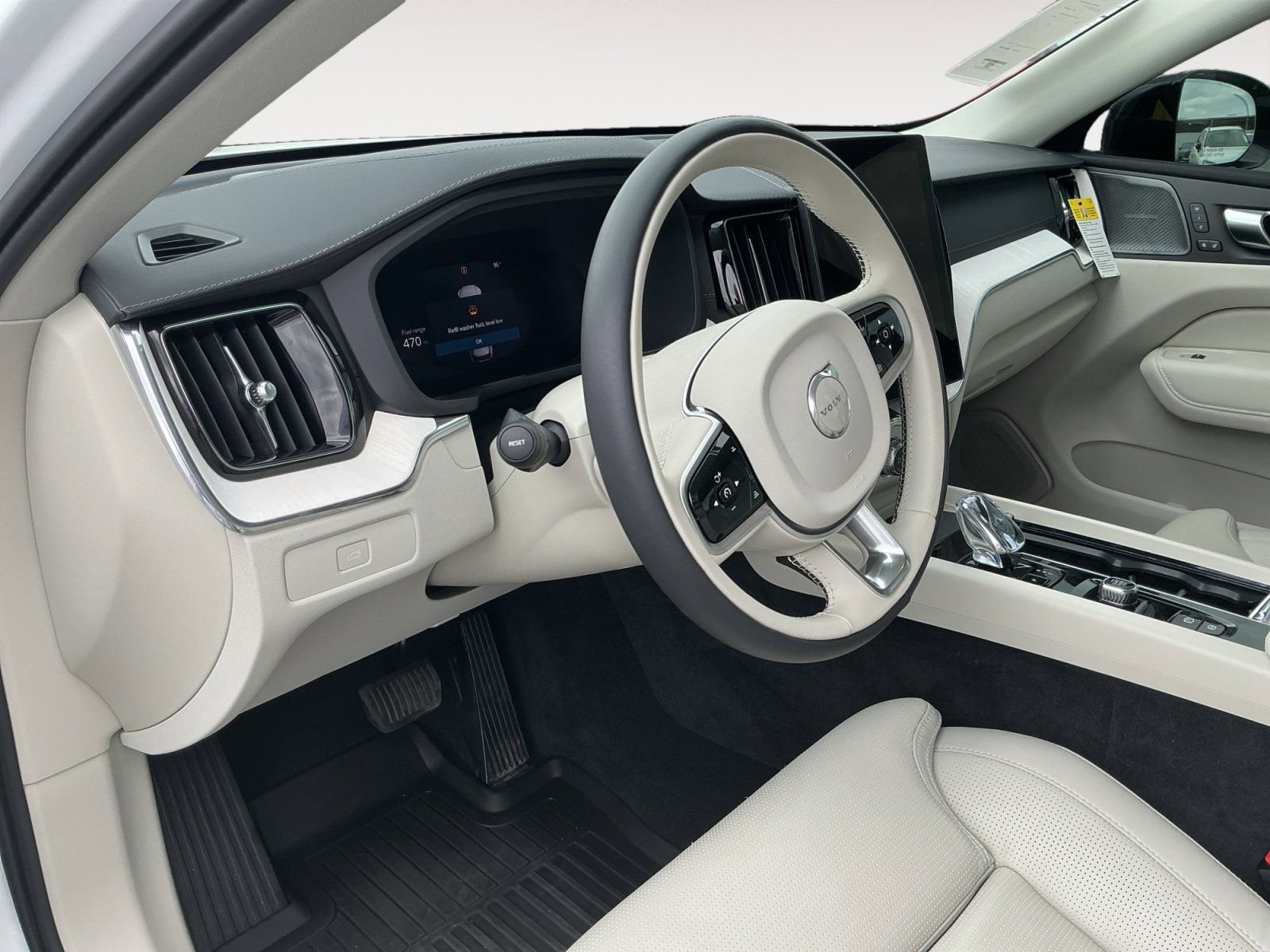 New 2026 Volvo XC60 B5 Ultra w/ Protection Package Premier AWD/4WD image 10