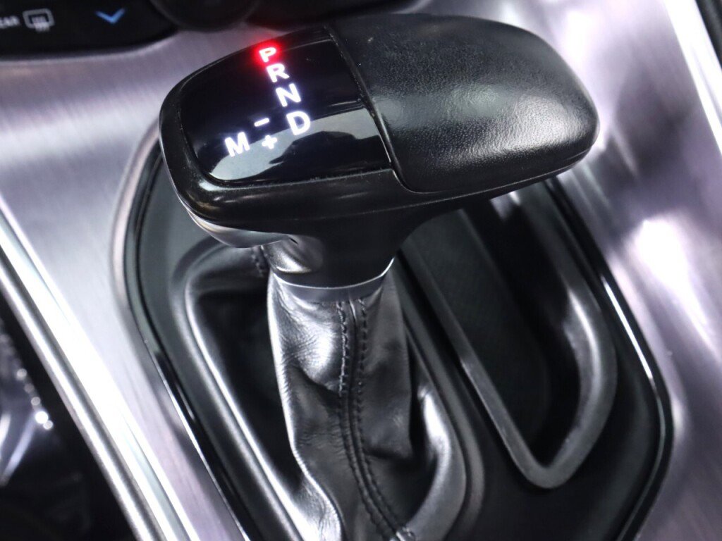 Used 2018 Dodge Challenger SXT image 22