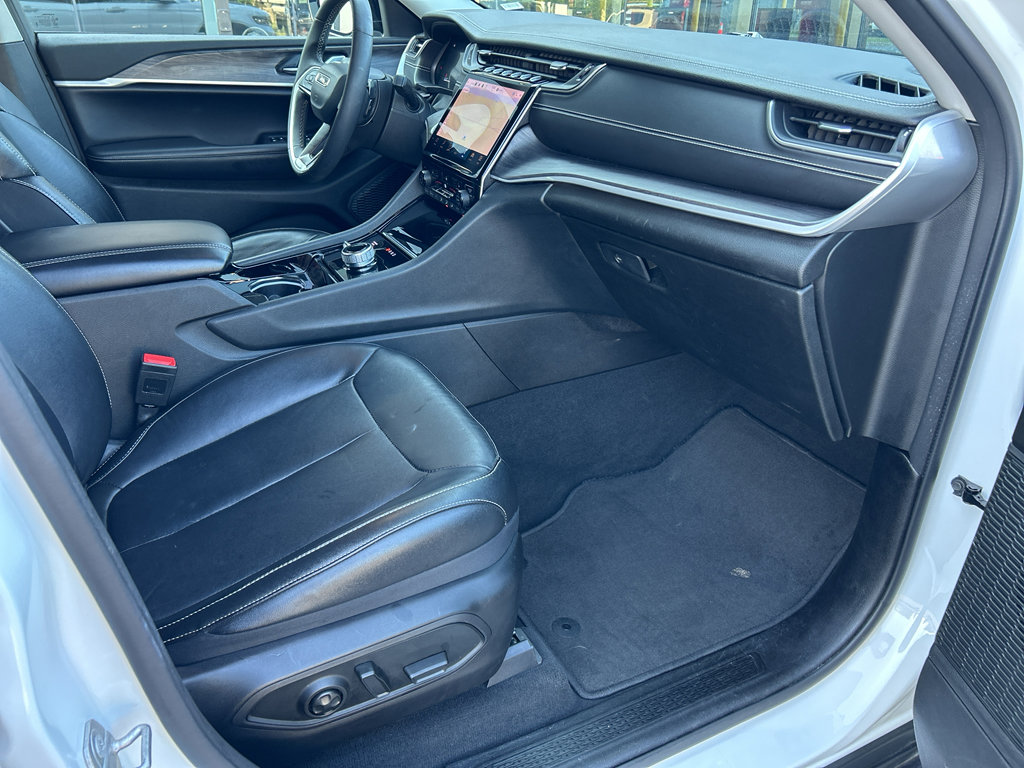 Used 2023 Jeep Grand Cherokee L Limited image 16