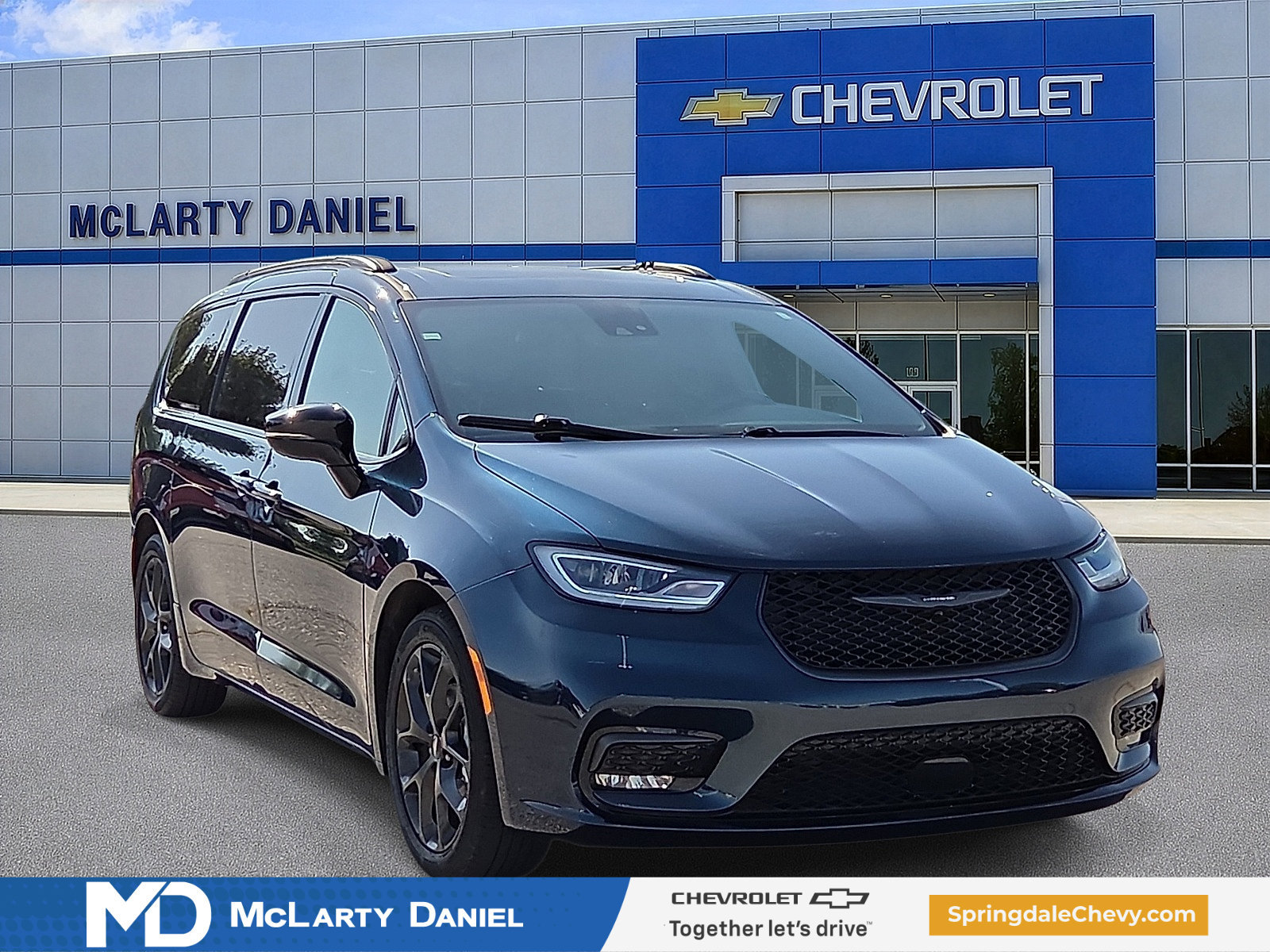 Used 2025 Chrysler Pacifica Limited