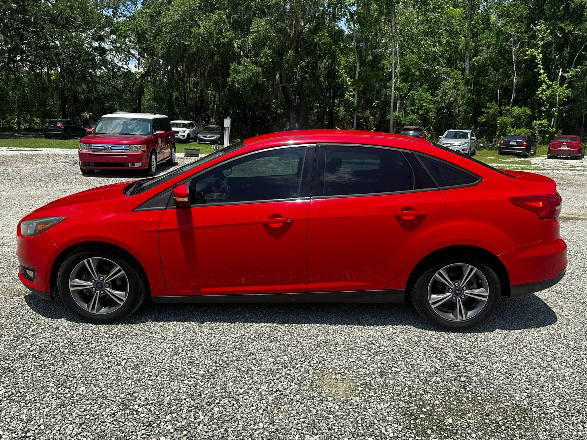 Used 2017 Ford Focus SE FWD image 5