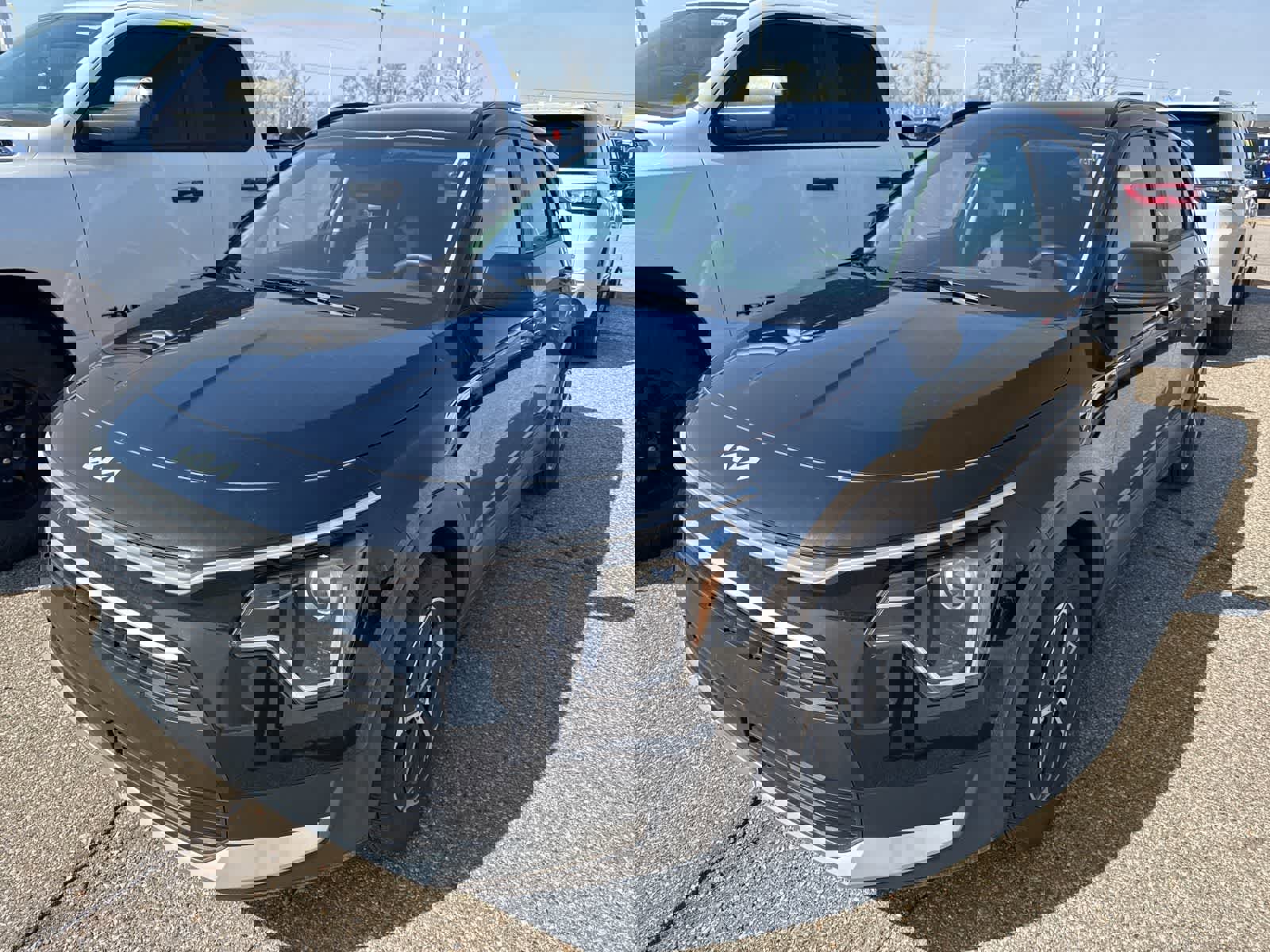 Used 2023 Kia Niro EX image 26