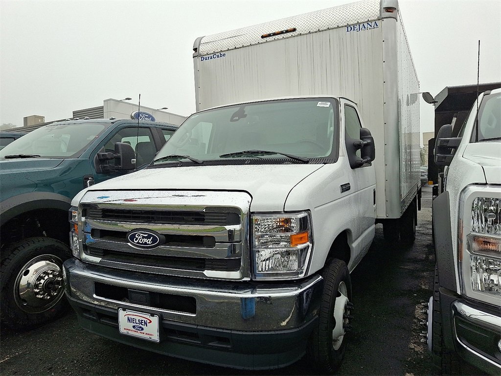 New 2026 Ford E-350 and Econoline 350 Super Duty w/ Power Equipment Group image 3
