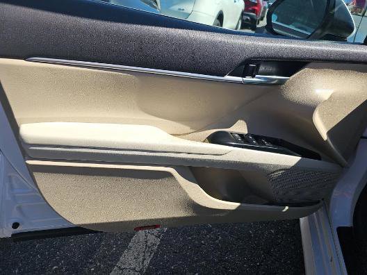 Used 2020 Toyota Camry LE FWD image 14